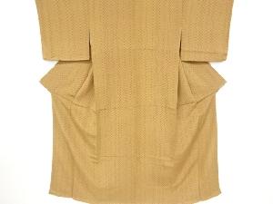 未使用品　仕立て上がり　縮緬地矢羽根に花模様小紋着物